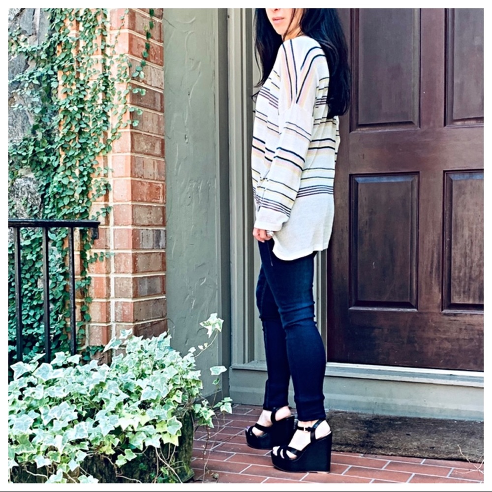 ✨PARIS✨ Gorgeous light knit tie knot sweater - Picture 8 of 8